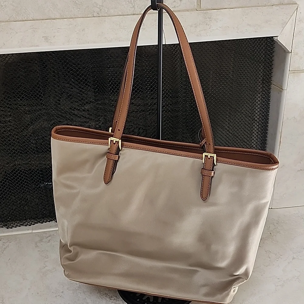 🌟❤️‍🔥 MICHAEL KORS East West TOTE BAG ❤️‍🔥🌟